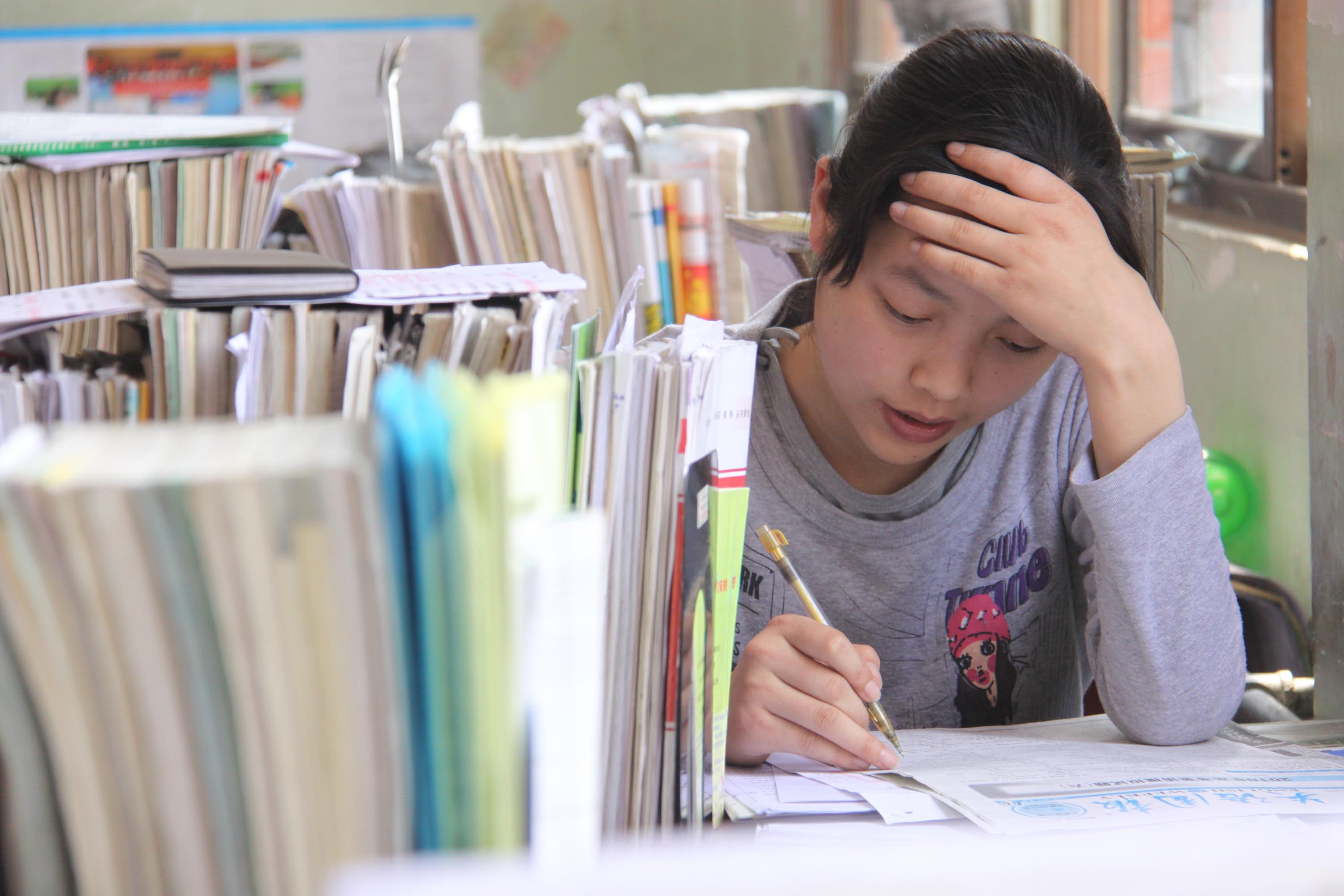 高一學生內(nèi)心矛盾很痛苦怎么辦？